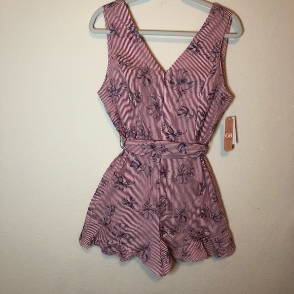 Gianni Bini Red Striped Floral Romper - Large C - Picture 1 of 6